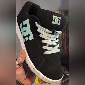 DC skate shoes